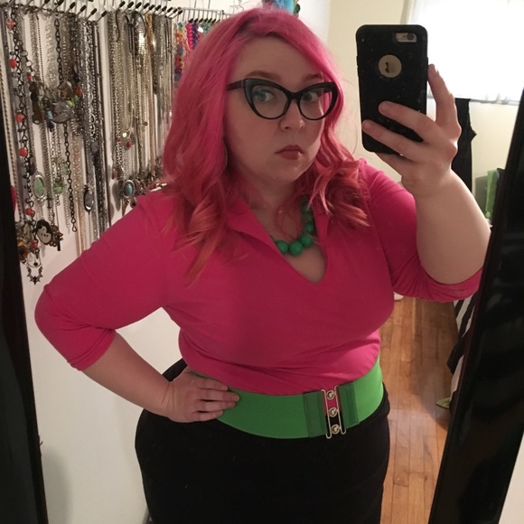 Meet your Posher, Lena - Picture 2 of 8